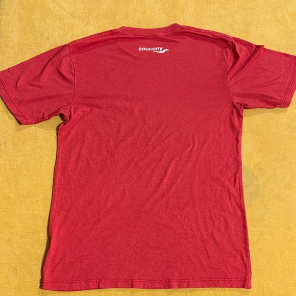 Saucony Classic Red Short Sleeve Tee - Picture 3 of 3
